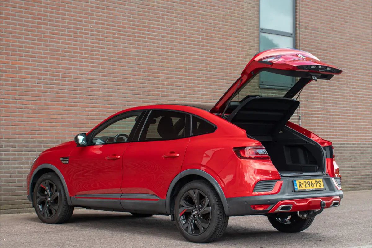 1.6 E-Tech R.S. Line, Origineel NL, Bose, Trekhaak, Adaptive Cruise, Carplay, Stoel & Stuurverwarming, Full LED, Camera.