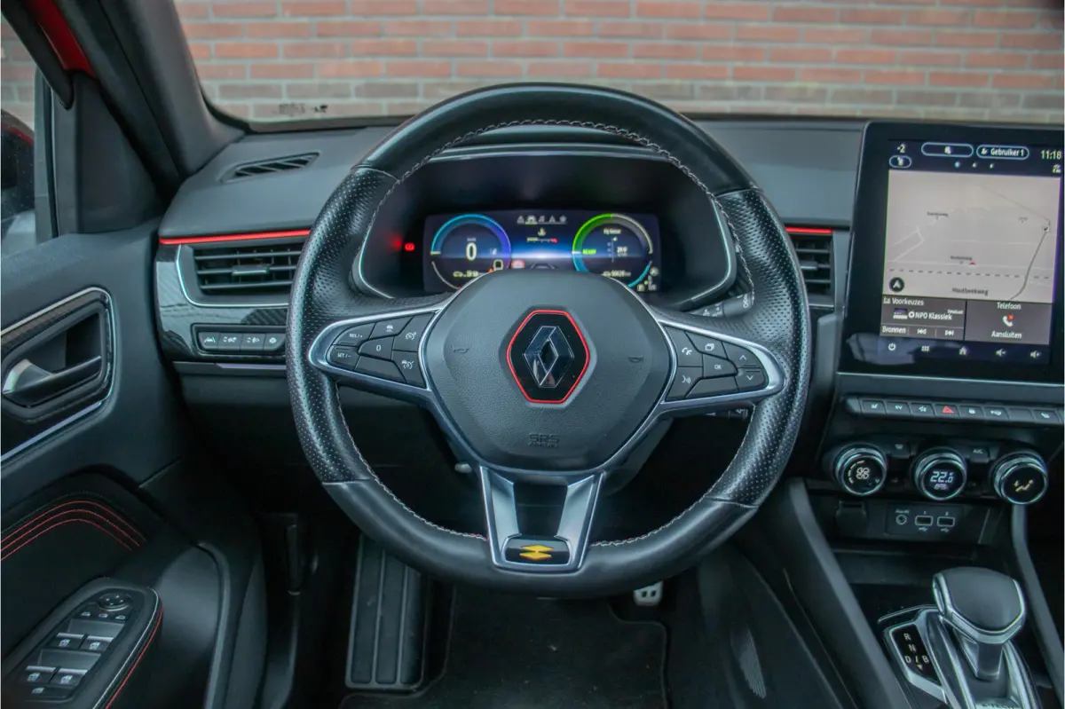 1.6 E-Tech R.S. Line, Origineel NL, Bose, Trekhaak, Adaptive Cruise, Carplay, Stoel & Stuurverwarming, Full LED, Camera.