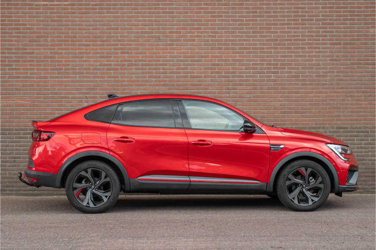 1.6 E-Tech R.S. Line, Origineel NL, Bose, Trekhaak, Adaptive Cruise, Carplay, Stoel & Stuurverwarming, Full LED, Camera.