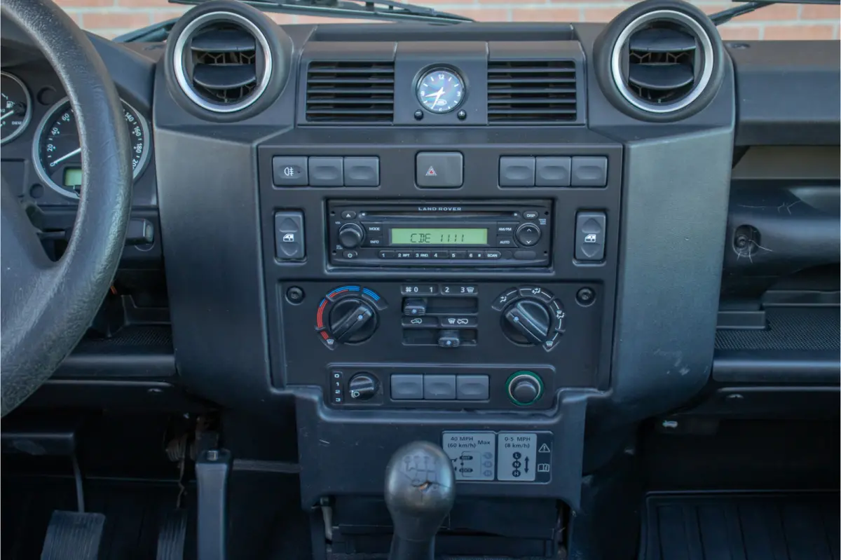 2.4 TD Soft Top E, 78.000km NAP, Origineel NL, Trekhaak, Elektrische ramen, Radio/CD, Centrale vergrendeling.