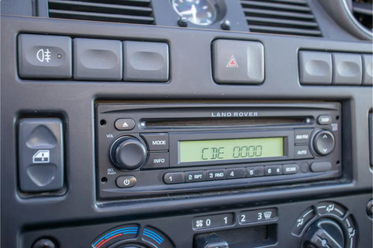2.4 TD Soft Top E, 78.000km NAP, Origineel NL, Trekhaak, Elektrische ramen, Radio/CD, Centrale vergrendeling.