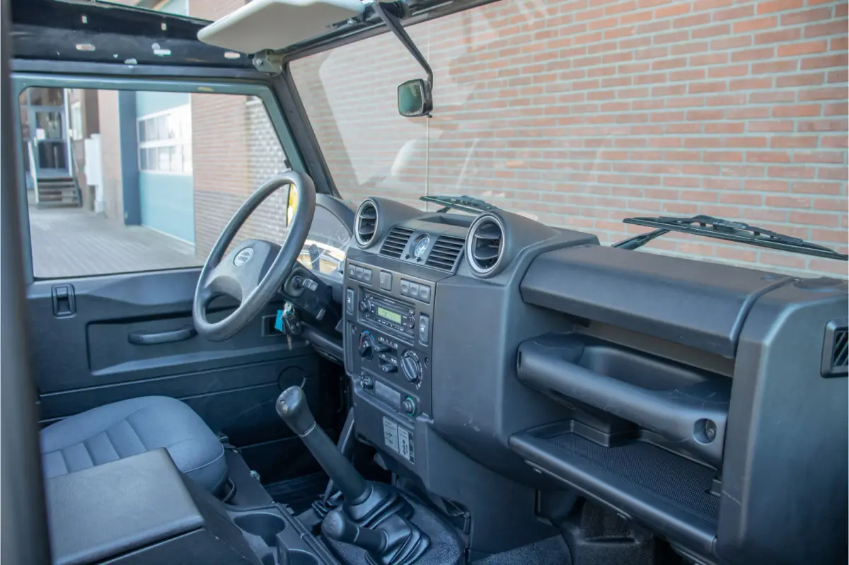 2.4 TD Soft Top E, 78.000km NAP, Origineel NL, Trekhaak, Elektrische ramen, Radio/CD, Centrale vergrendeling.