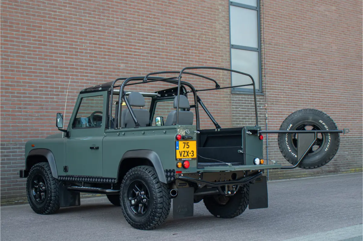 2.4 TD Soft Top E, 78.000km NAP, Origineel NL, Trekhaak, Elektrische ramen, Radio/CD, Centrale vergrendeling.