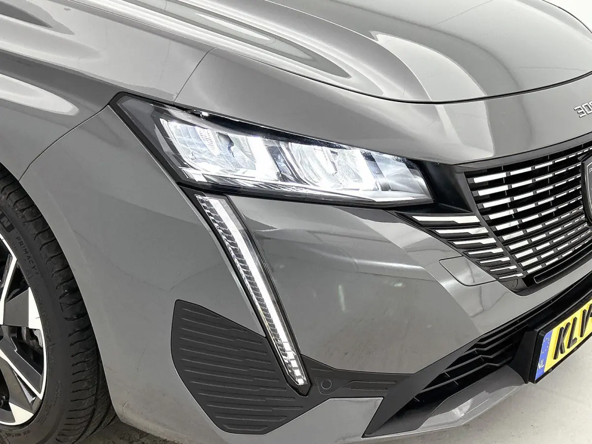 Allure Hybrid 145pk Automaat | Lage kilometerstand | Navigatie via draadloze Apple Carplay / Android auto | 360° Camera | Climate Control | Adaptieve Cruise Control | Parkeersensoren v+a | 