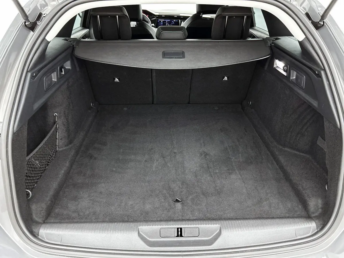 Allure Hybrid 145pk Automaat | Lage kilometerstand | Navigatie via draadloze Apple Carplay / Android auto | 360° Camera | Climate Control | Adaptieve Cruise Control | Parkeersensoren v+a | 