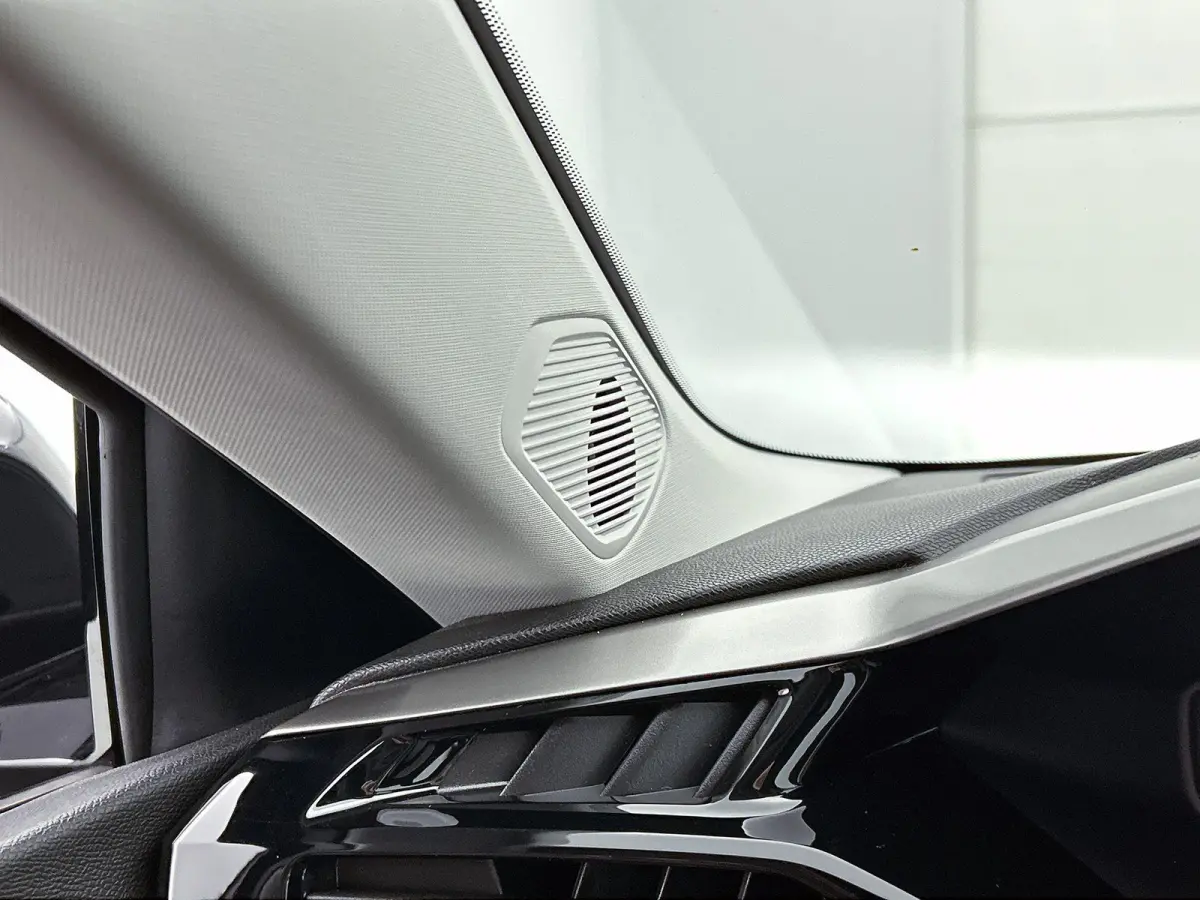 Allure Hybrid 145pk Automaat | Lage kilometerstand | Navigatie via draadloze Apple Carplay / Android auto | 360° Camera | Climate Control | Adaptieve Cruise Control | Parkeersensoren v+a | 
