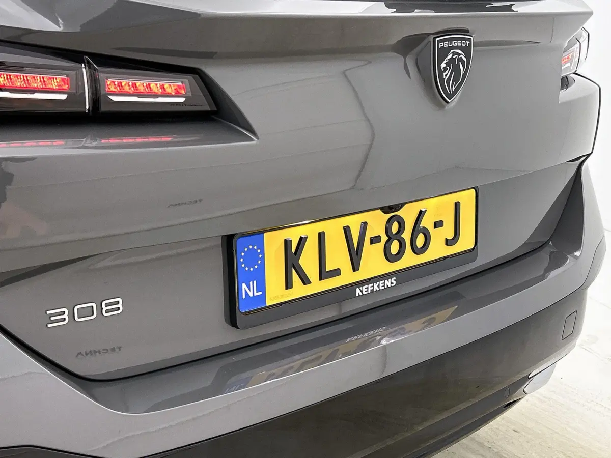 Allure Hybrid 145pk Automaat | Lage kilometerstand | Navigatie via draadloze Apple Carplay / Android auto | 360° Camera | Climate Control | Adaptieve Cruise Control | Parkeersensoren v+a | 