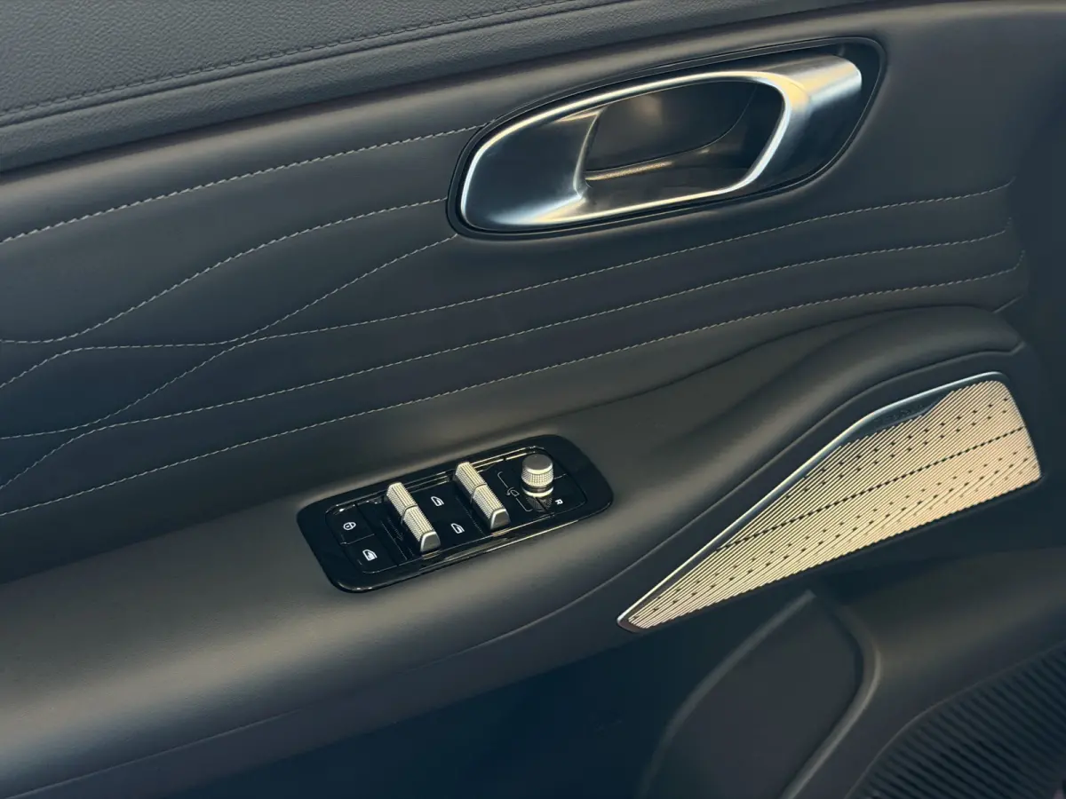 1.5 MAX+ PHEV LONG RANGE 136 KM | PANORAMADAK | MASSAGE