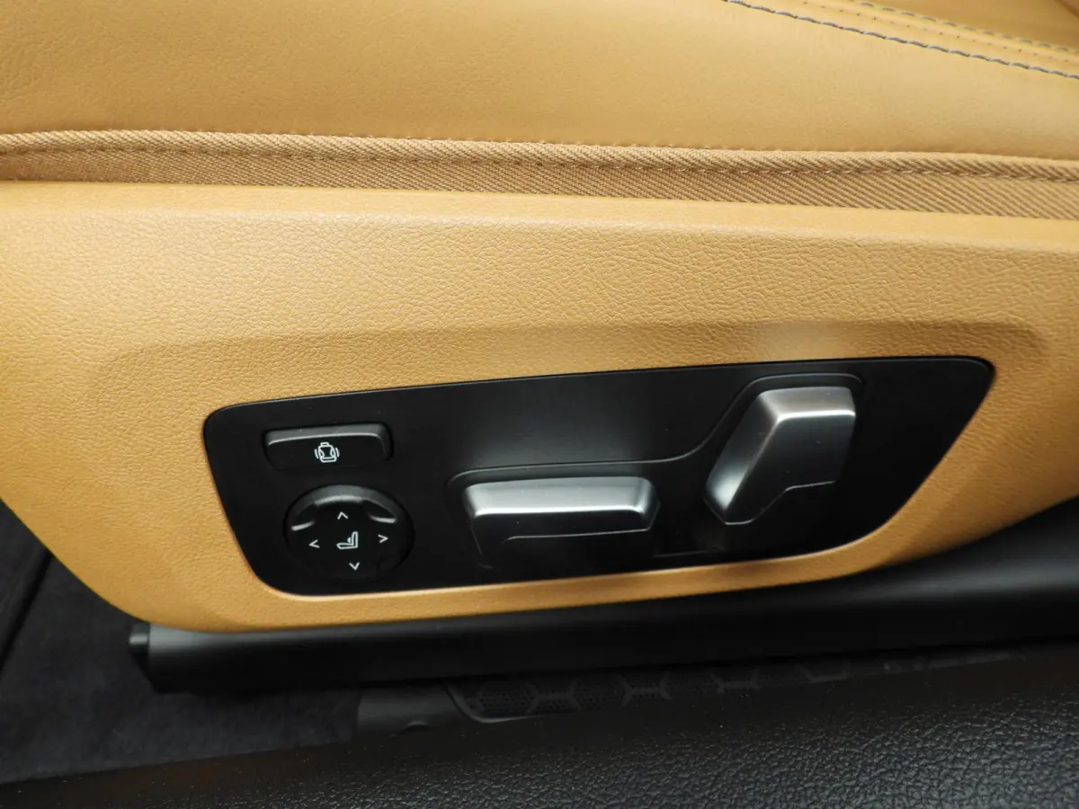 840i xDrive | M-Sportpakket | Laserlicht | Leder | HUD | Active cruise | Keyles go | M-Zetels | DAB | Hifi speakers | Alu 20 inch