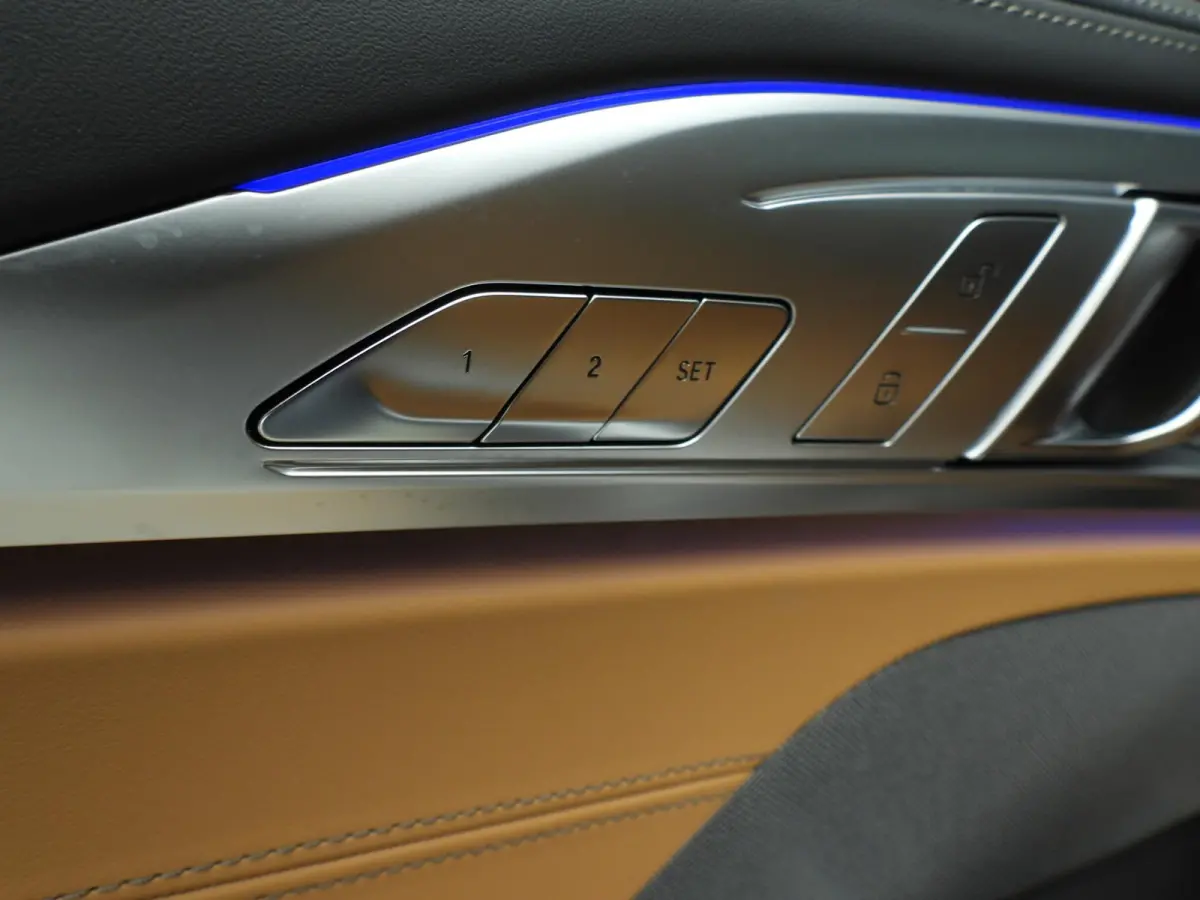 840i xDrive | M-Sportpakket | Laserlicht | Leder | HUD | Active cruise | Keyles go | M-Zetels | DAB | Hifi speakers | Alu 20 inch