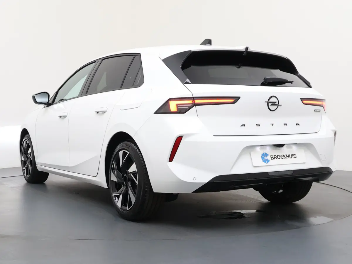 GS - Plug-In Hybrid | 3,7 kW boordlader | 7,4 kW boordlader | Achteruitrijcamera 180°