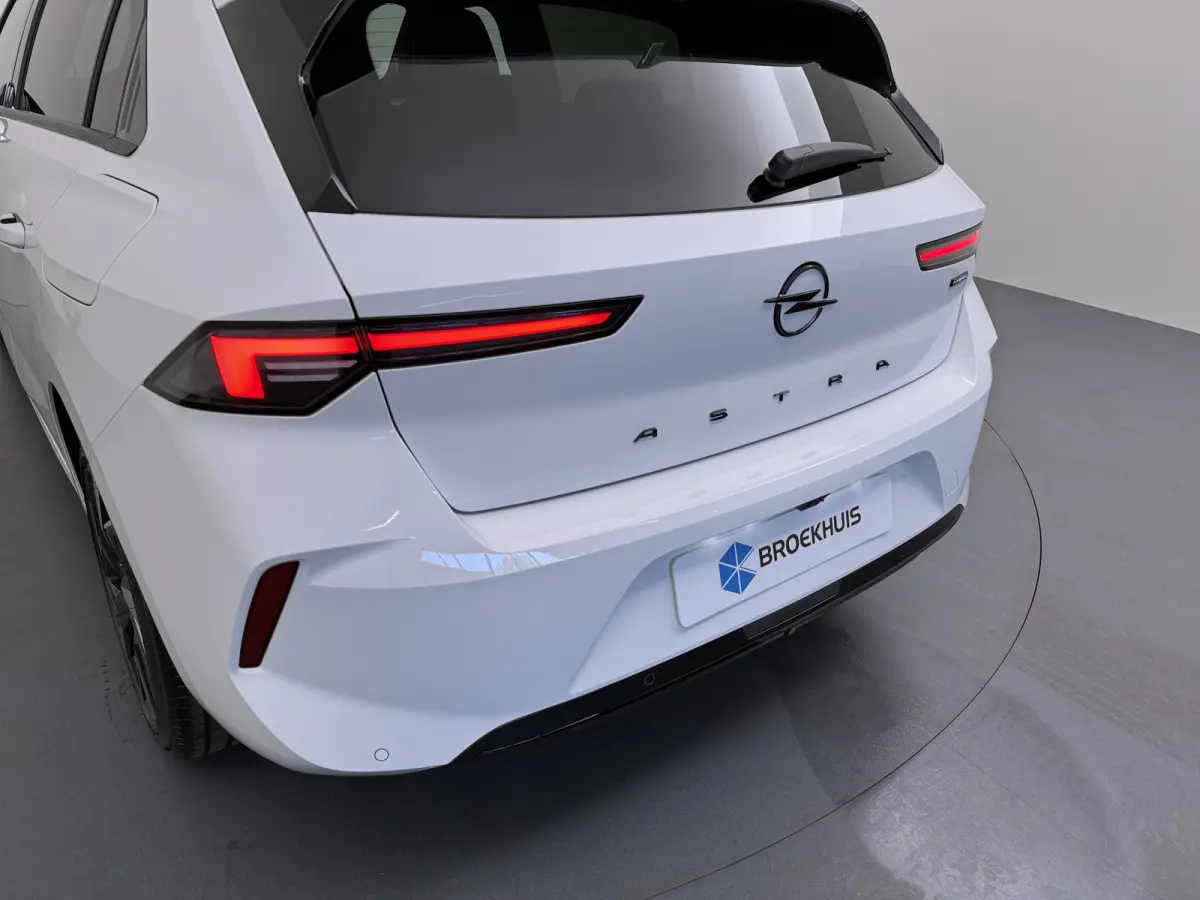 GS - Plug-In Hybrid | 3,7 kW boordlader | 7,4 kW boordlader | Achteruitrijcamera 180°