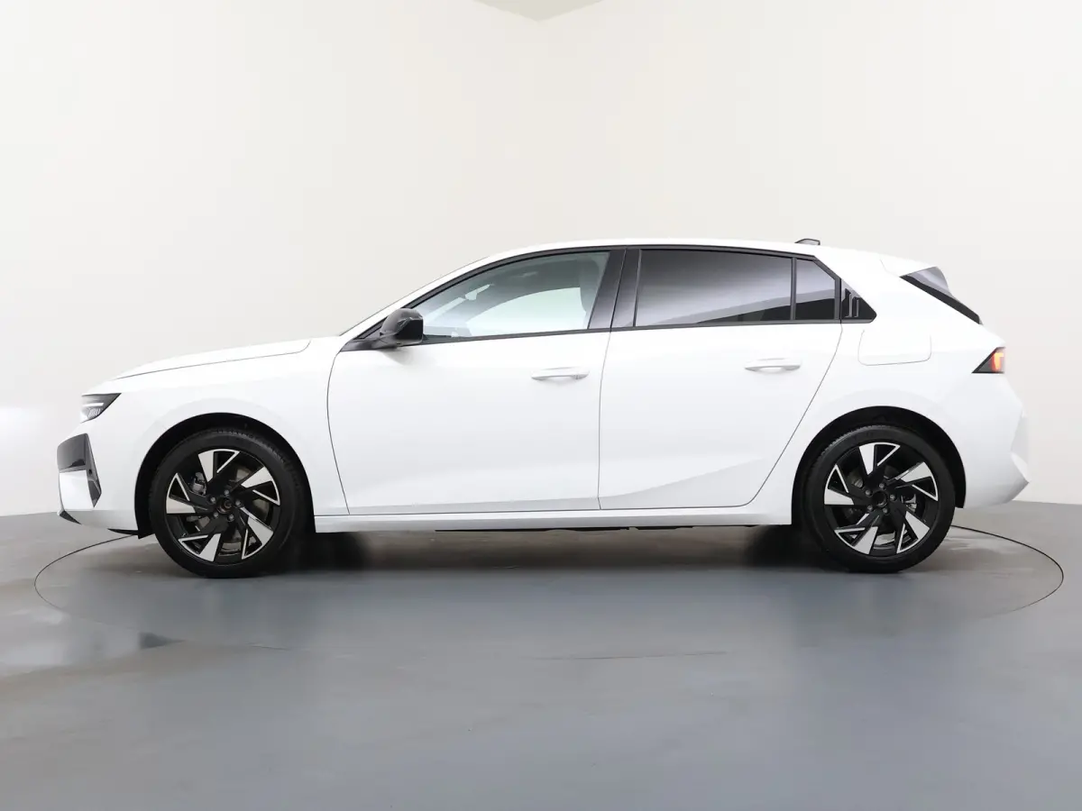 GS - Plug-In Hybrid | 3,7 kW boordlader | 7,4 kW boordlader | Achteruitrijcamera 180°