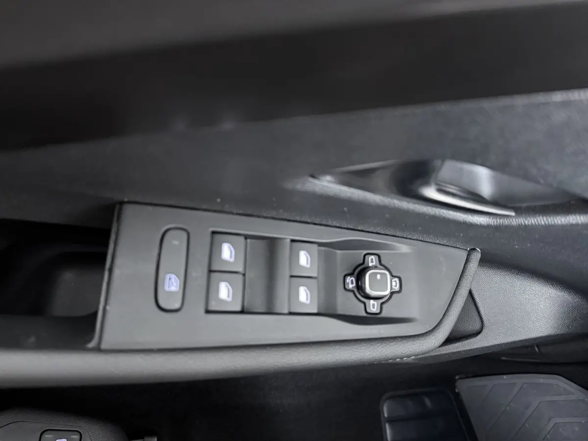 GS - Plug-In Hybrid | 3,7 kW boordlader | 7,4 kW boordlader | Achteruitrijcamera 180°