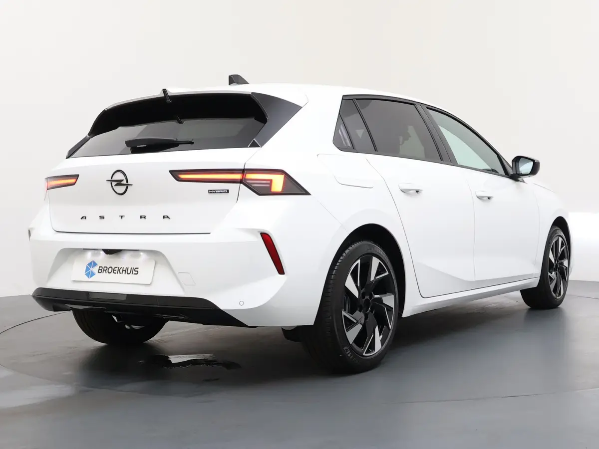 GS - Plug-In Hybrid | 3,7 kW boordlader | 7,4 kW boordlader | Achteruitrijcamera 180°