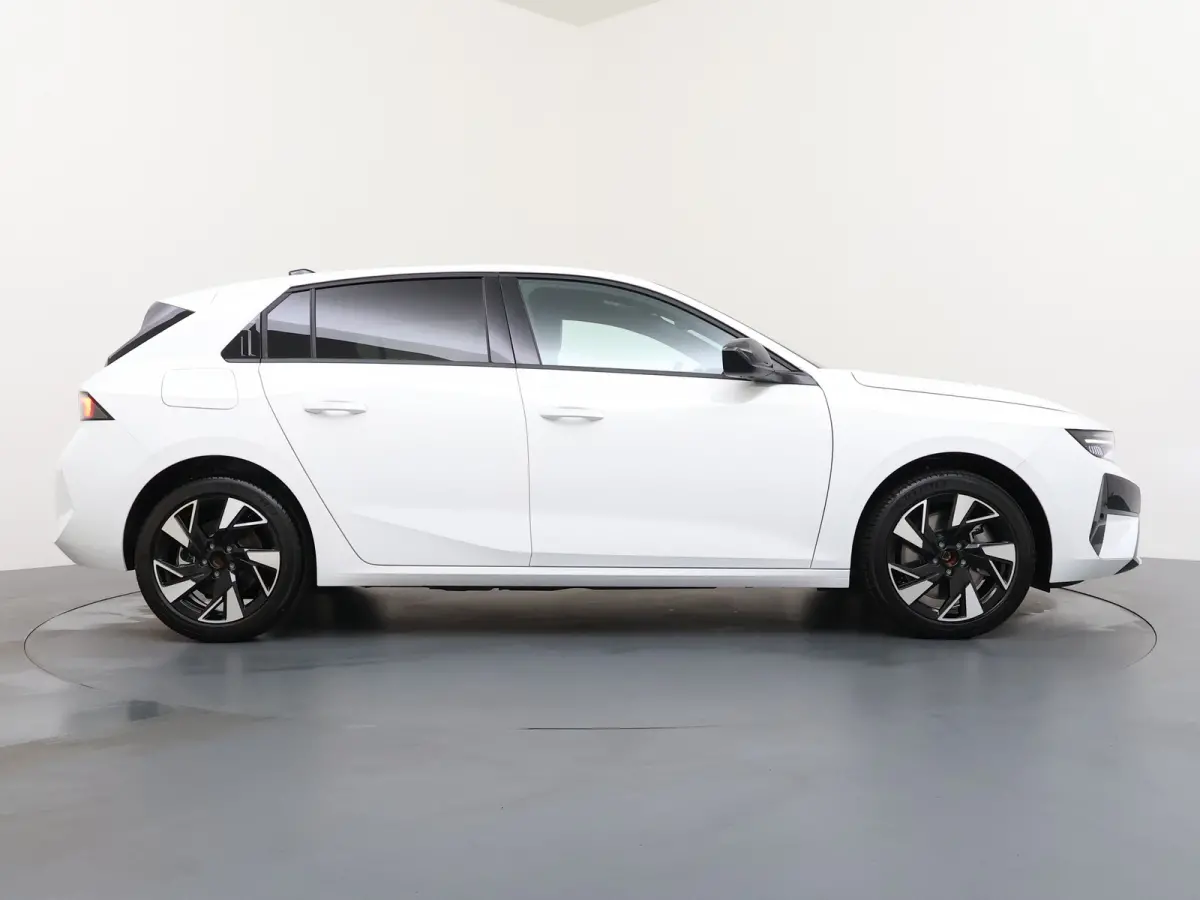 GS - Plug-In Hybrid | 3,7 kW boordlader | 7,4 kW boordlader | Achteruitrijcamera 180°