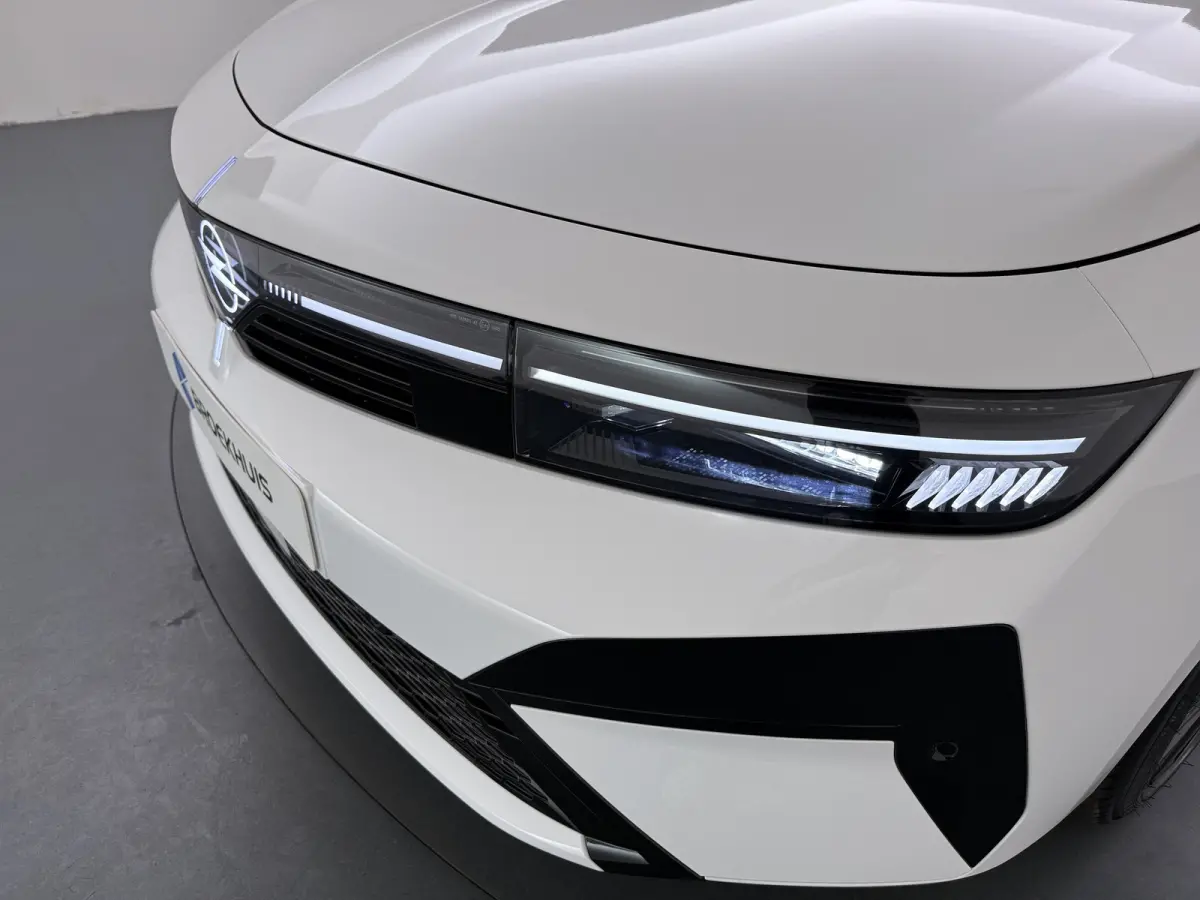 GS - Plug-In Hybrid | 3,7 kW boordlader | 7,4 kW boordlader | Achteruitrijcamera 180°