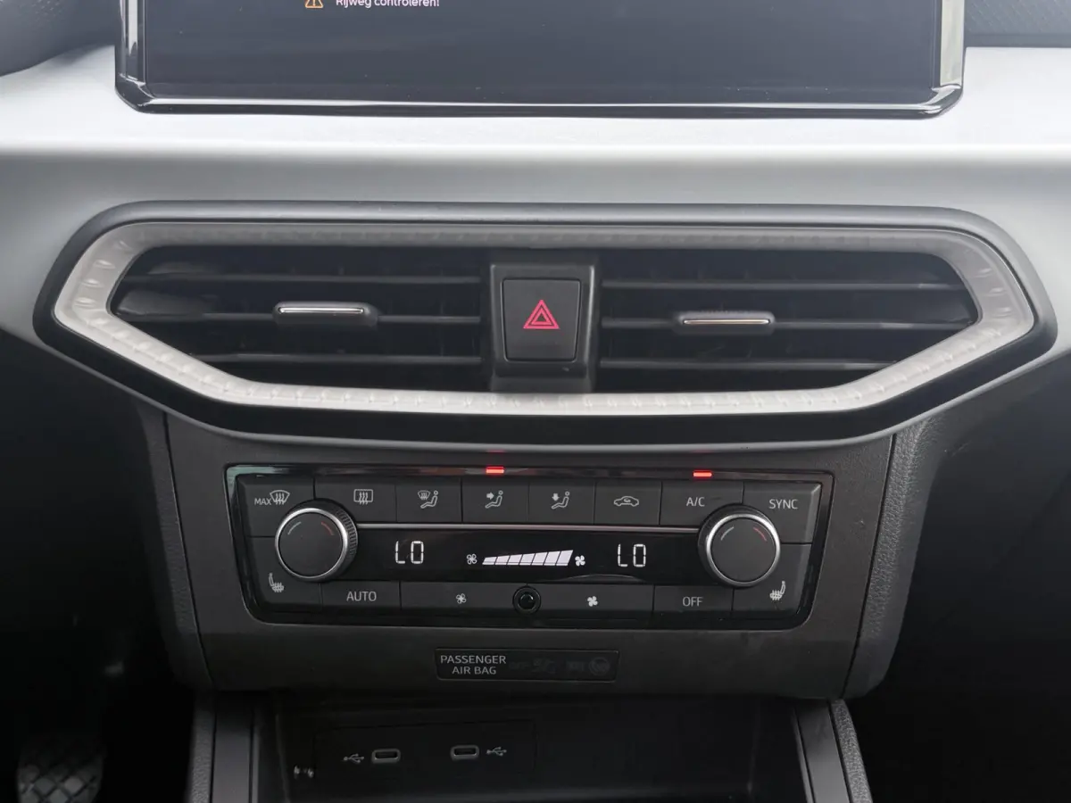 1.0 EcoTSI Style Business Connect| Carplay | Stoelverwarming |