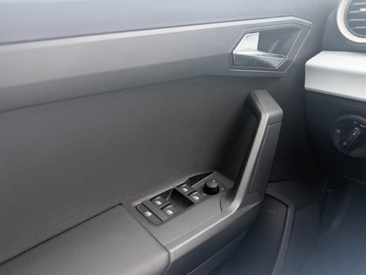 1.0 EcoTSI Style Business Connect| Carplay | Stoelverwarming |