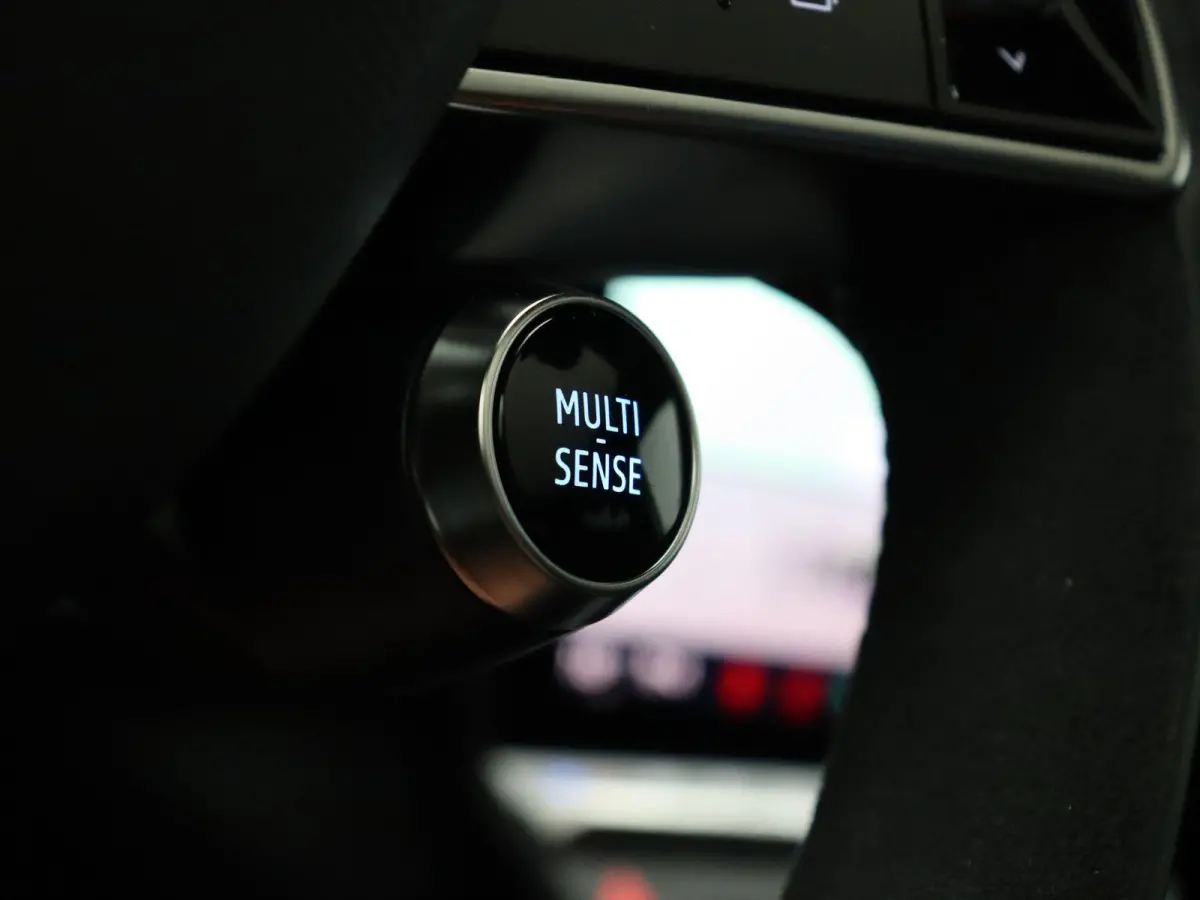 E-Tech 4x4 plug-in hybrid 300pk atelier Alpine | Vijf jaar garantie | Panoramisch dak | Harman Kardon | HUD | Elek. verwarmbaar voorruit |