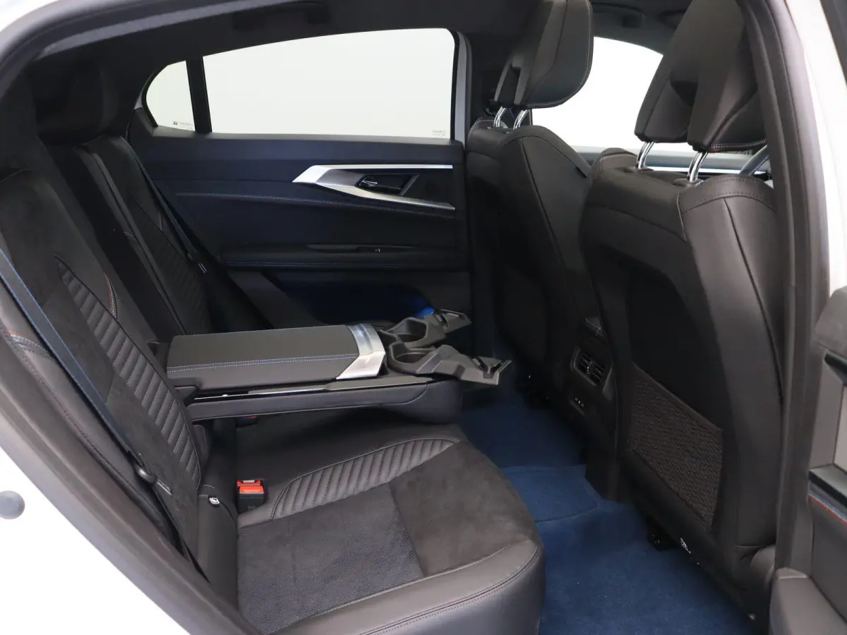 E-Tech 4x4 plug-in hybrid 300pk atelier Alpine | Vijf jaar garantie | Panoramisch dak | Harman Kardon | HUD | Elek. verwarmbaar voorruit |