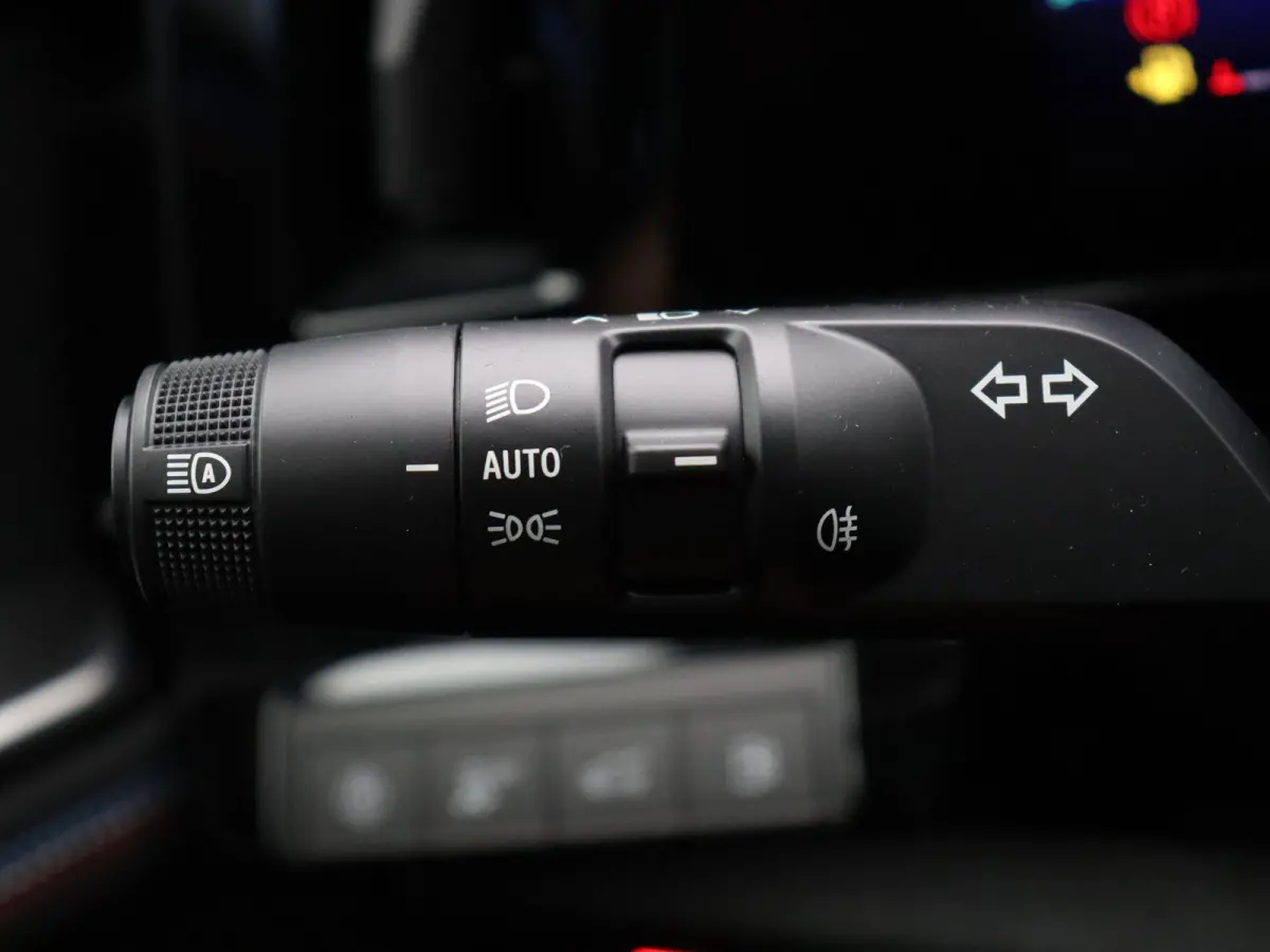 E-Tech 4x4 plug-in hybrid 300pk atelier Alpine | Vijf jaar garantie | Panoramisch dak | Harman Kardon | HUD | Elek. verwarmbaar voorruit |