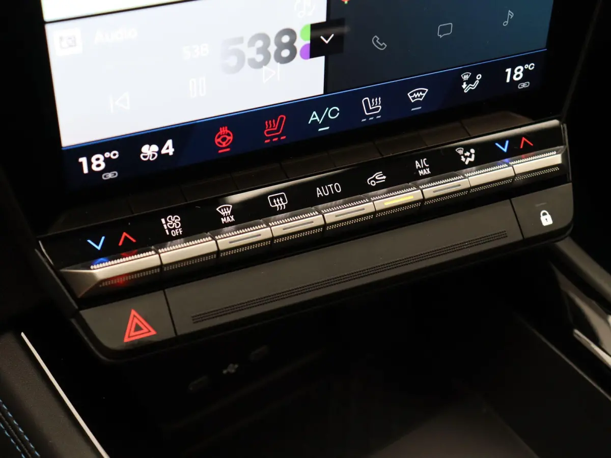 E-Tech 4x4 plug-in hybrid 300pk atelier Alpine | Vijf jaar garantie | Panoramisch dak | Harman Kardon | HUD | Elek. verwarmbaar voorruit |