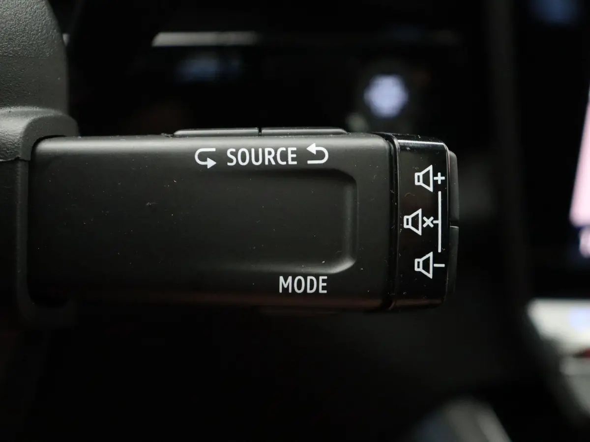 E-Tech 4x4 plug-in hybrid 300pk atelier Alpine | Vijf jaar garantie | Panoramisch dak | Harman Kardon | HUD | Elek. verwarmbaar voorruit |
