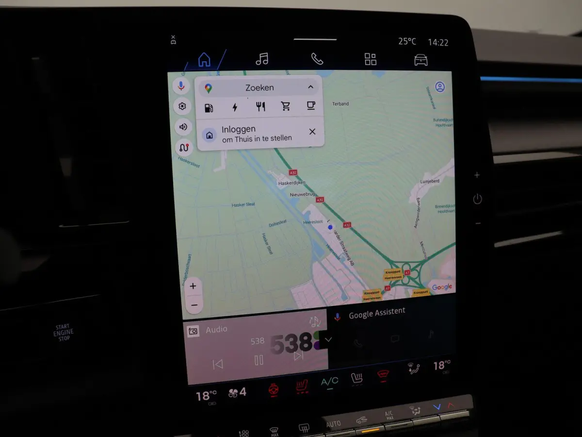 E-Tech 4x4 plug-in hybrid 300pk atelier Alpine | Vijf jaar garantie | Panoramisch dak | Harman Kardon | HUD | Elek. verwarmbaar voorruit |
