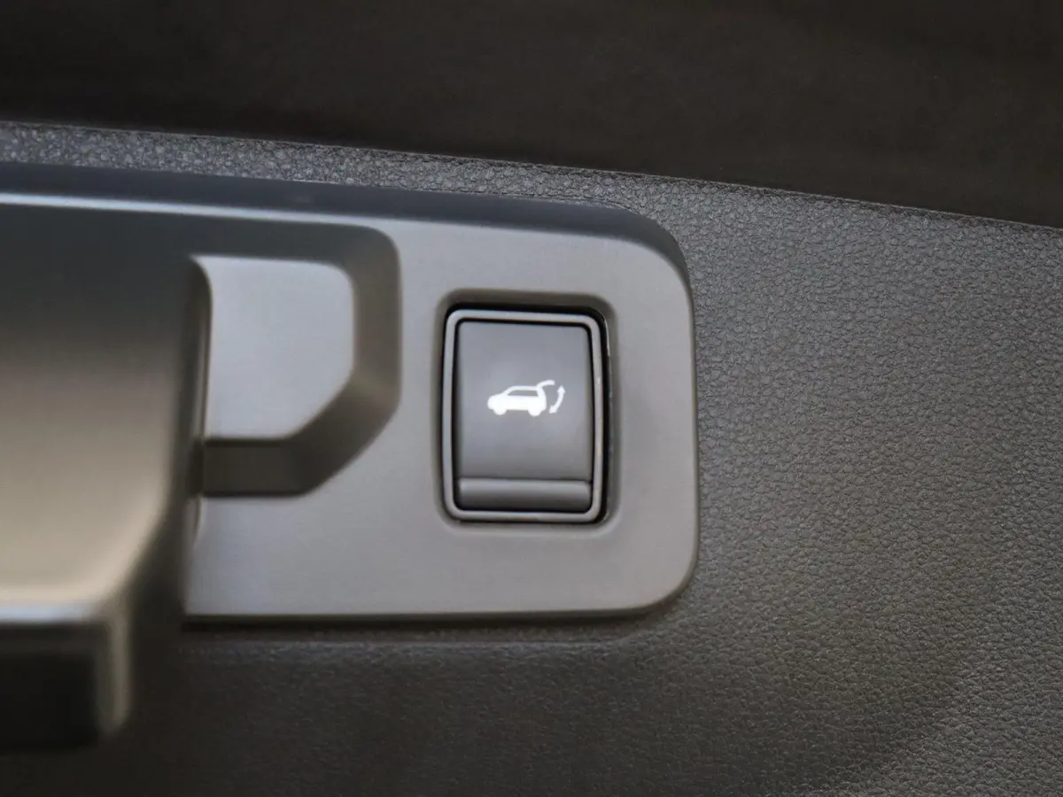 E-Tech 4x4 plug-in hybrid 300pk atelier Alpine | Vijf jaar garantie | Panoramisch dak | Harman Kardon | HUD | Elek. verwarmbaar voorruit |
