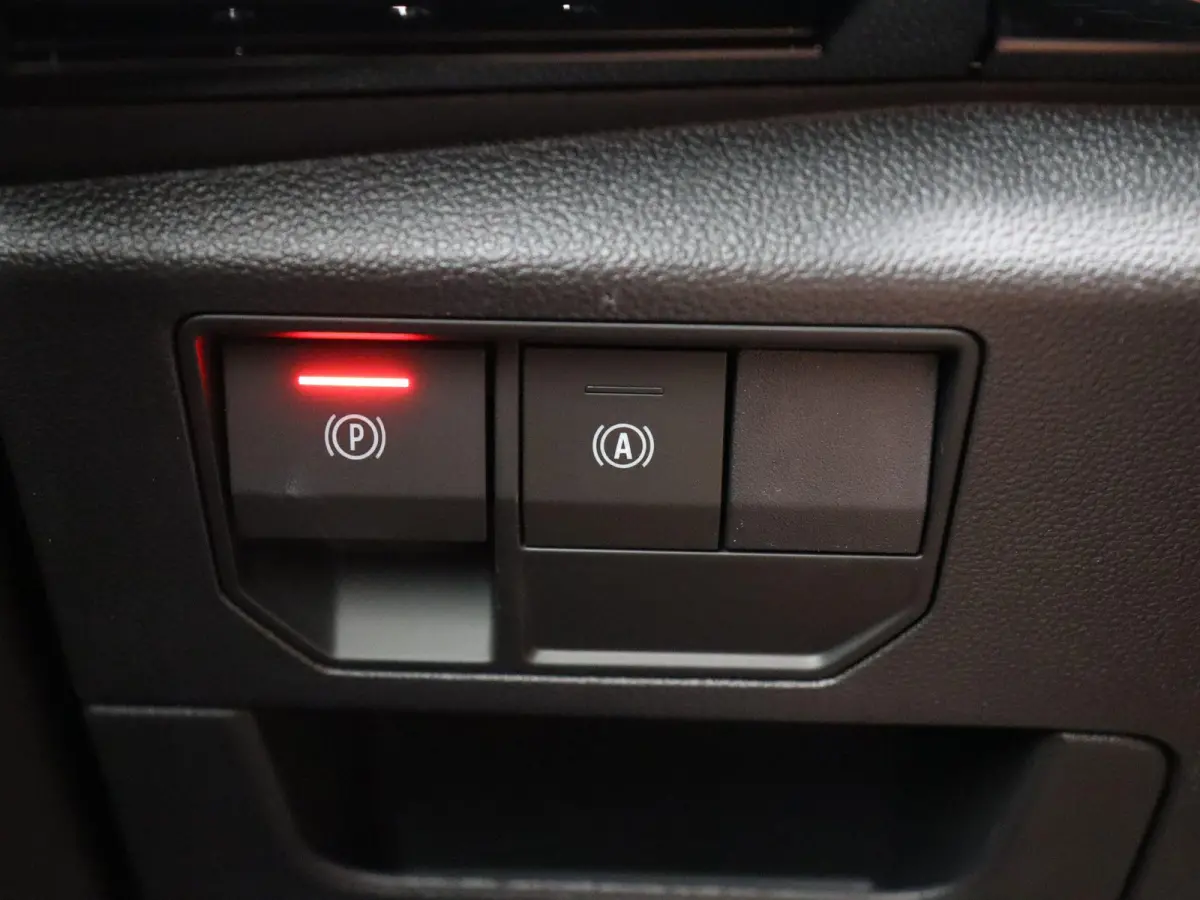 E-Tech 4x4 plug-in hybrid 300pk atelier Alpine | Vijf jaar garantie | Panoramisch dak | Harman Kardon | HUD | Elek. verwarmbaar voorruit |