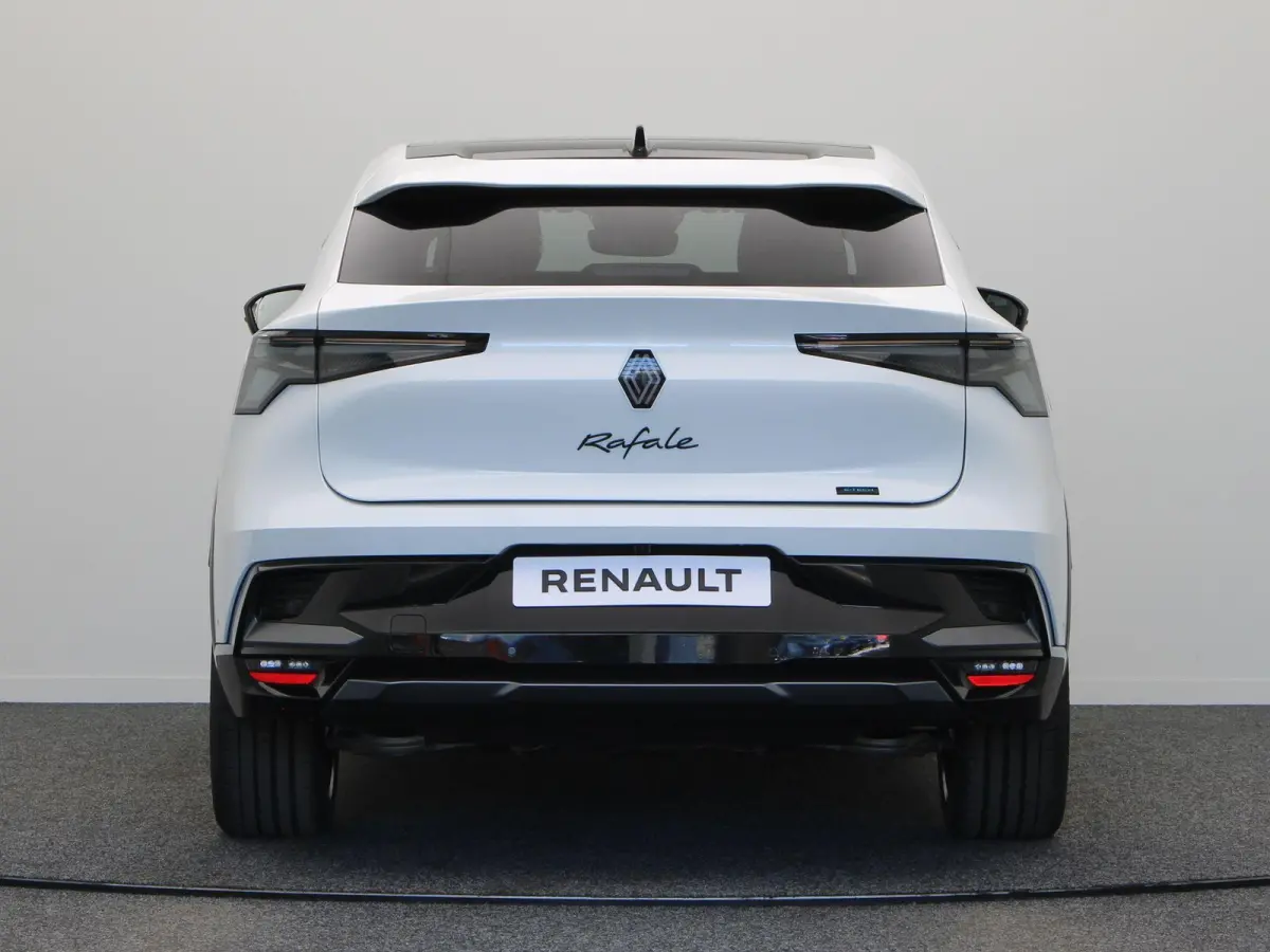 E-Tech 4x4 plug-in hybrid 300pk atelier Alpine | Vijf jaar garantie | Panoramisch dak | Harman Kardon | HUD | Elek. verwarmbaar voorruit |