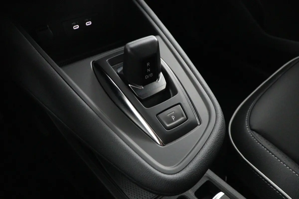 1.8 HEV AT Instyle | € 2.000 Korting! | 360º Camera | Adaptive Cruise Control | Bekleding Leder | Climate Control | Elektrische Stoelen | Google Navigatie | Panoramadak | Stoel- en Stuurv