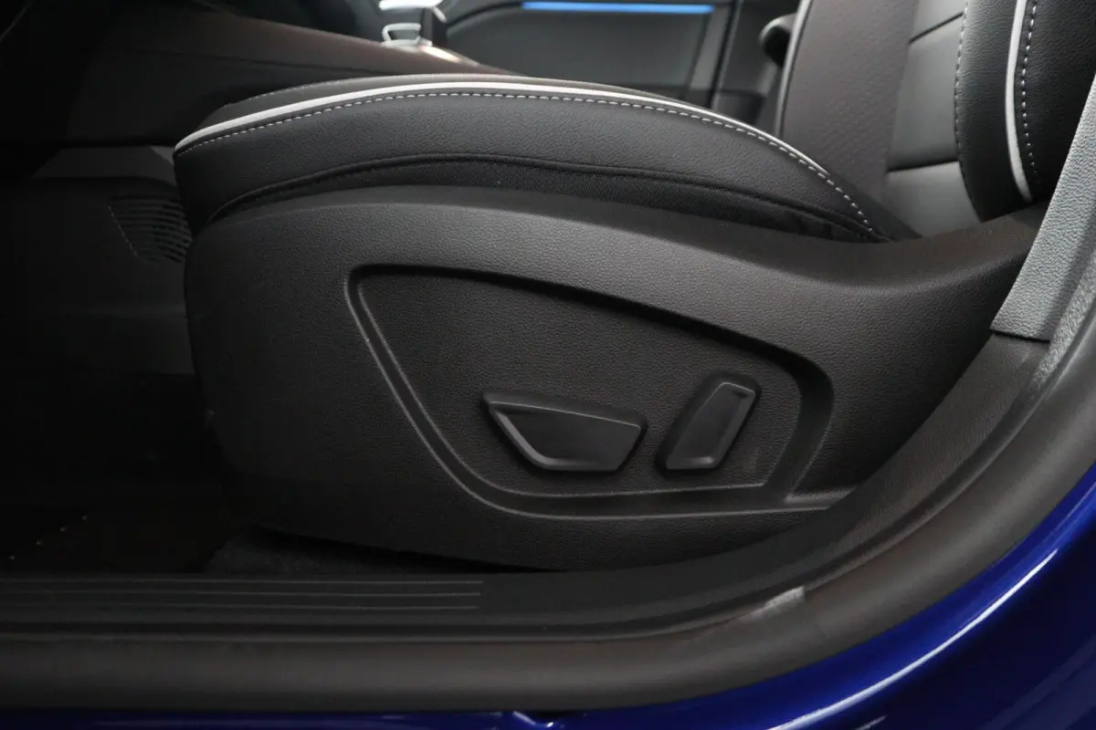 1.8 HEV AT Instyle | € 2.000 Korting! | 360º Camera | Adaptive Cruise Control | Bekleding Leder | Climate Control | Elektrische Stoelen | Google Navigatie | Panoramadak | Stoel- en Stuurv