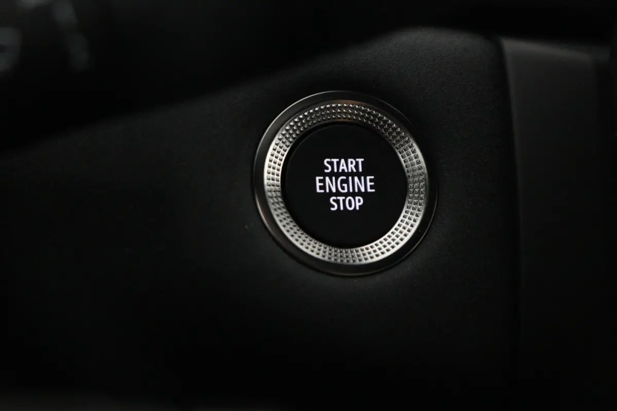 1.8 HEV AT Instyle | € 2.000 Korting! | 360º Camera | Adaptive Cruise Control | Bekleding Leder | Climate Control | Elektrische Stoelen | Google Navigatie | Panoramadak | Stoel- en Stuurv