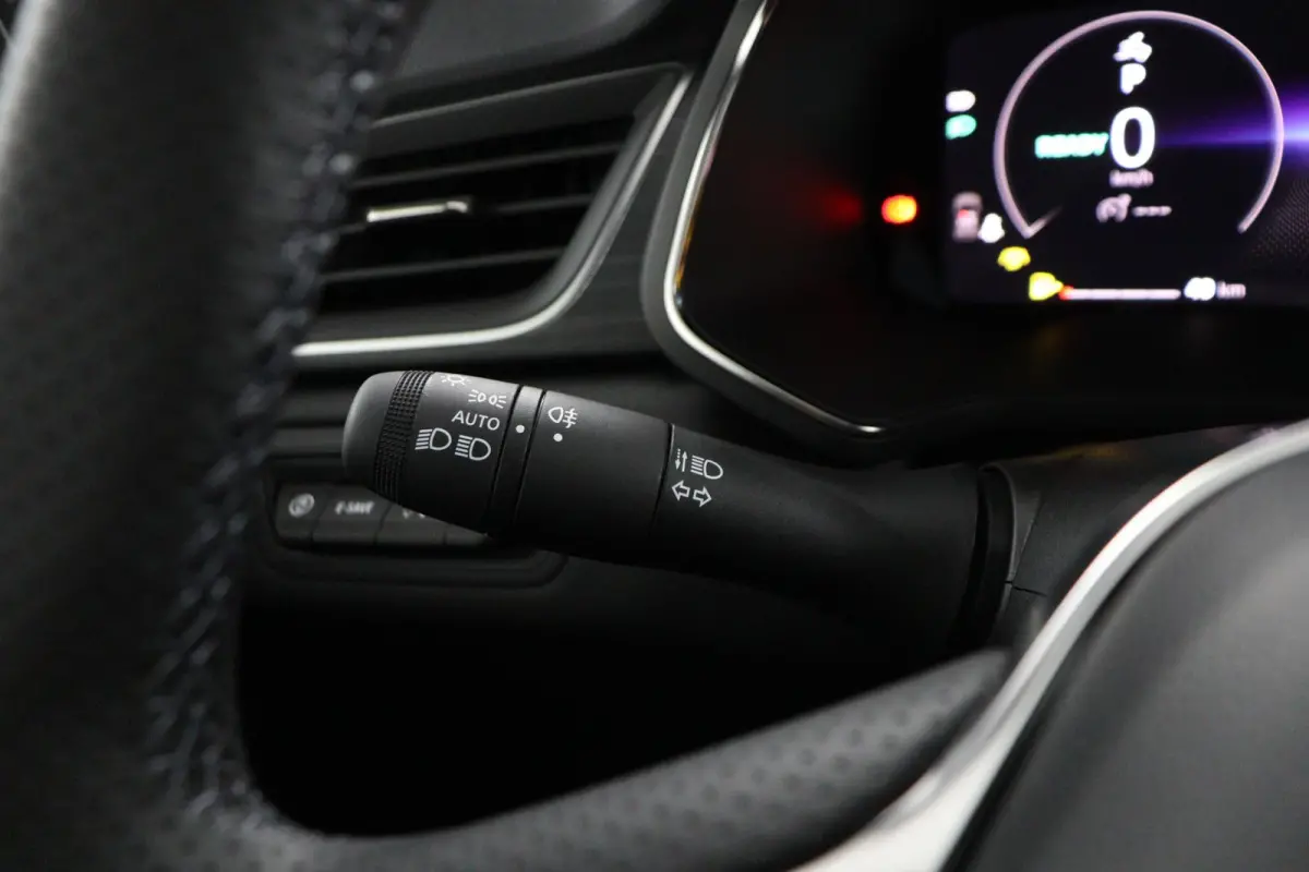 1.8 HEV AT Instyle | € 2.000 Korting! | 360º Camera | Adaptive Cruise Control | Bekleding Leder | Climate Control | Elektrische Stoelen | Google Navigatie | Panoramadak | Stoel- en Stuurv