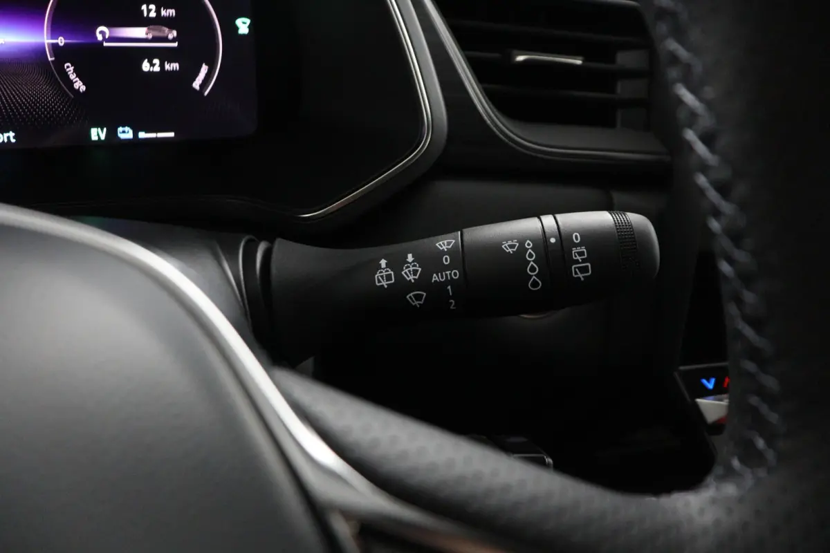 1.8 HEV AT Instyle | € 2.000 Korting! | 360º Camera | Adaptive Cruise Control | Bekleding Leder | Climate Control | Elektrische Stoelen | Google Navigatie | Panoramadak | Stoel- en Stuurv