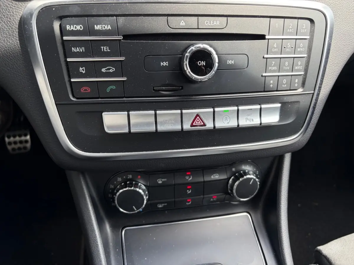 A 180 AMG White Art Edition LED Navi Camera Cruise Carplay NL-auto
