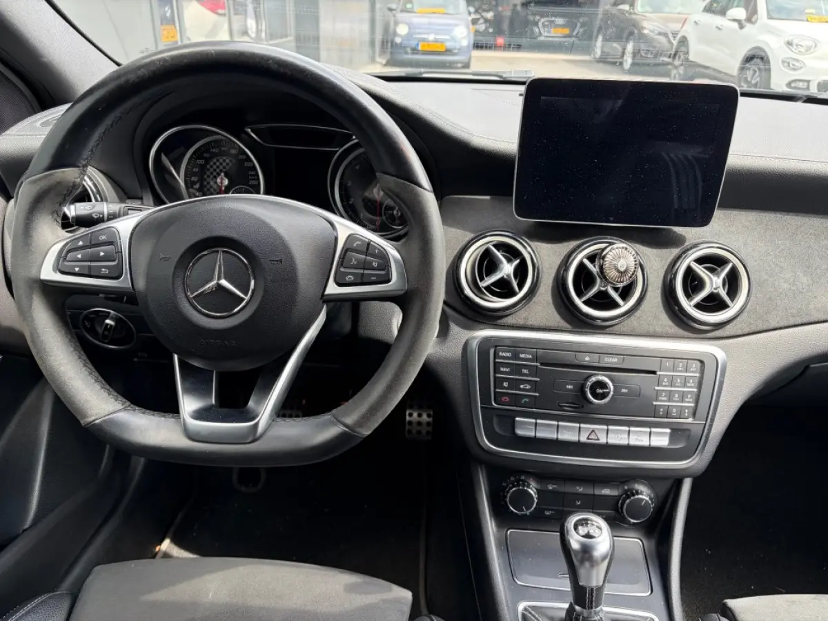A 180 AMG White Art Edition LED Navi Camera Cruise Carplay NL-auto