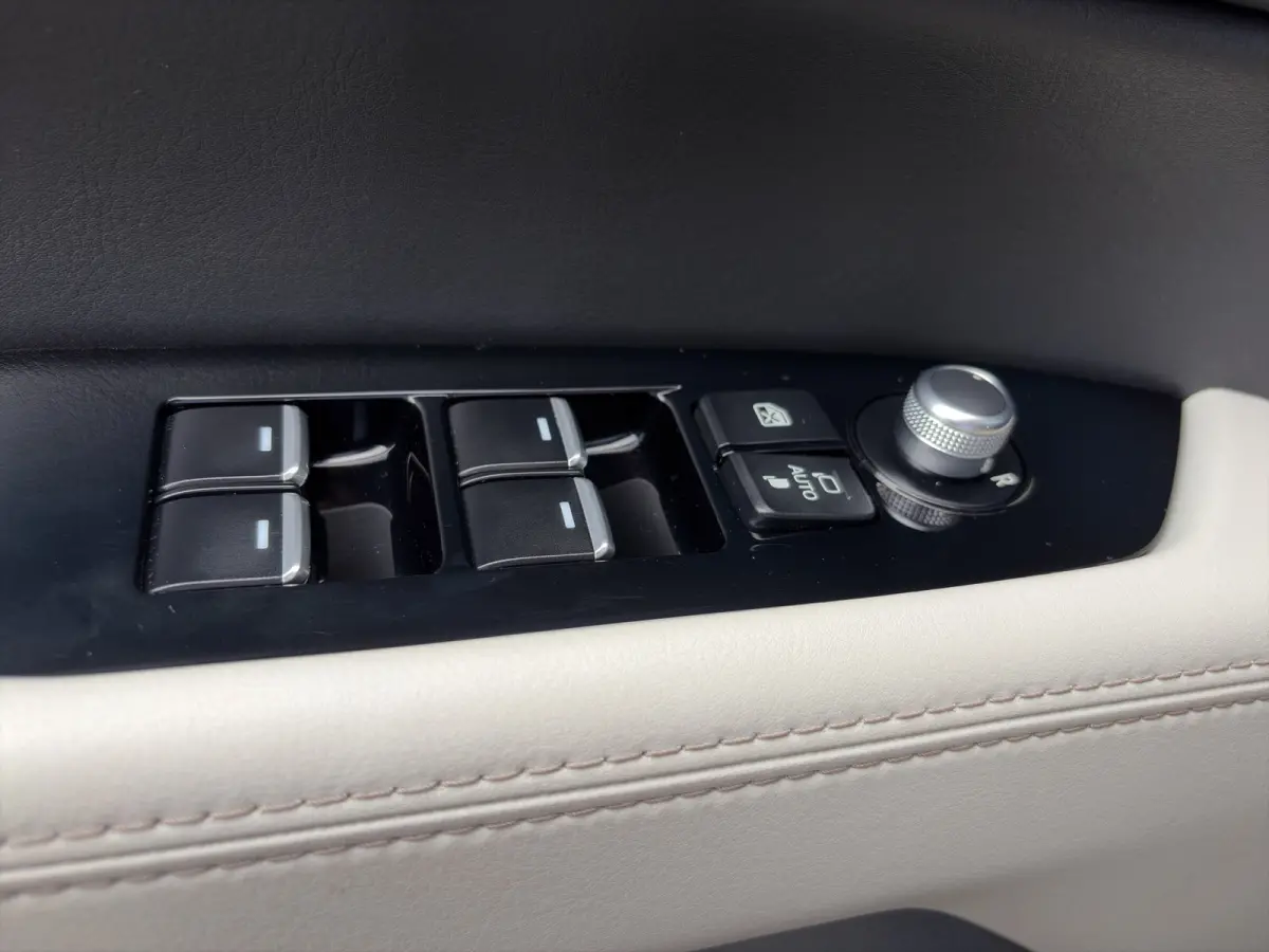 2.5 SkyActiv-G 194pk Luxury Automaat | 360 graden camera | Schuifdak | Leder | Carplay | Premium audio | Adaptive cruise controle | Bestuurdersstoel met geheugen | Elektrische achterklep | S