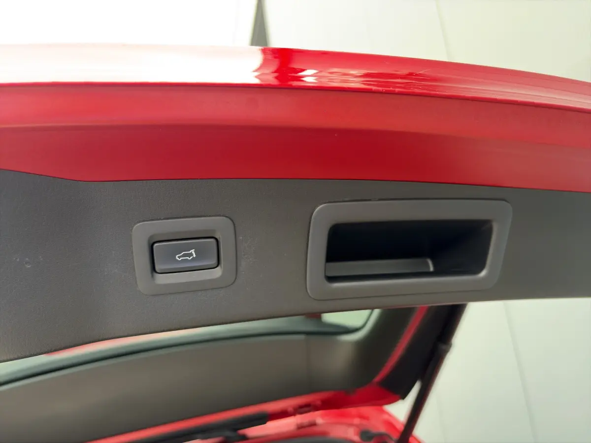 2.5 SkyActiv-G 194pk Luxury Automaat | 360 graden camera | Schuifdak | Leder | Carplay | Premium audio | Adaptive cruise controle | Bestuurdersstoel met geheugen | Elektrische achterklep | S