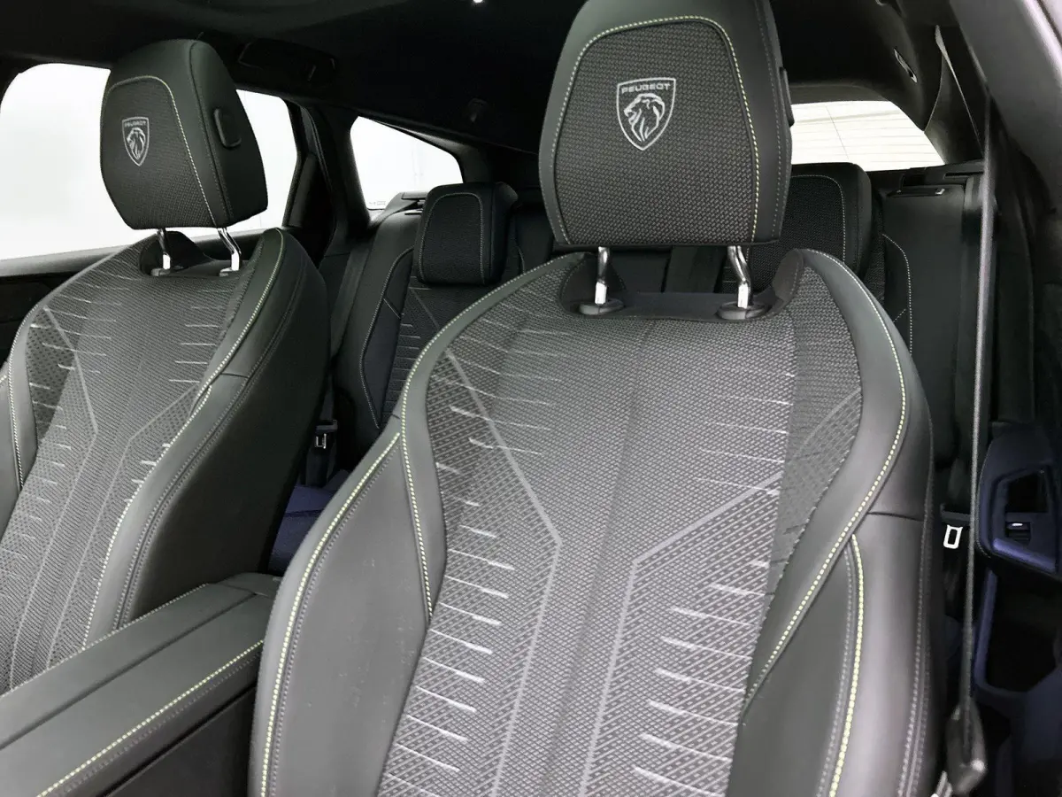 GT 1.6 Plug-in Hybrid 195pk Automaat | DEMO | Navigatie | 360 graden camera | Adaptive cruise control | Panorama schuifdak | Focal audiosysteem | Elektrische achterklep