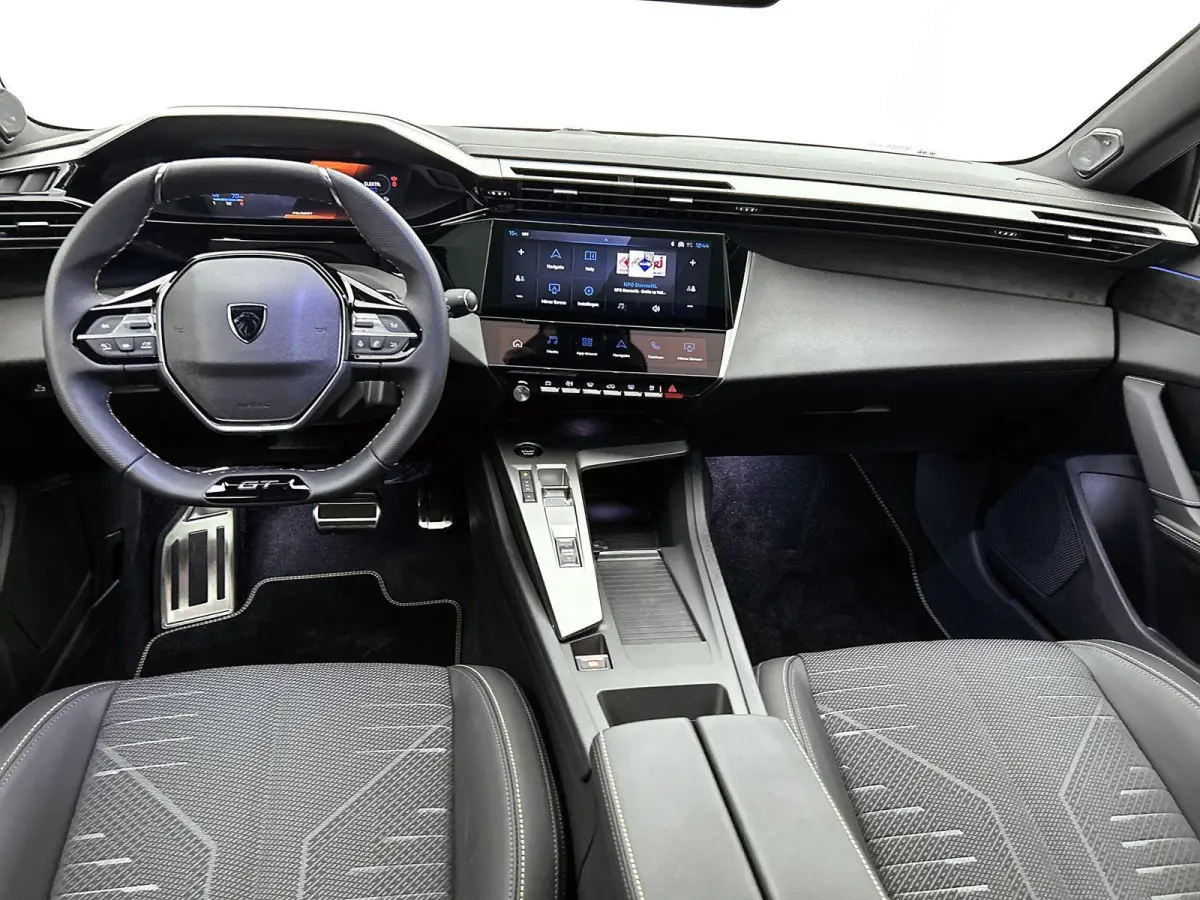 GT 1.6 Plug-in Hybrid 195pk Automaat | DEMO | Navigatie | 360 graden camera | Adaptive cruise control | Panorama schuifdak | Focal audiosysteem | Elektrische achterklep