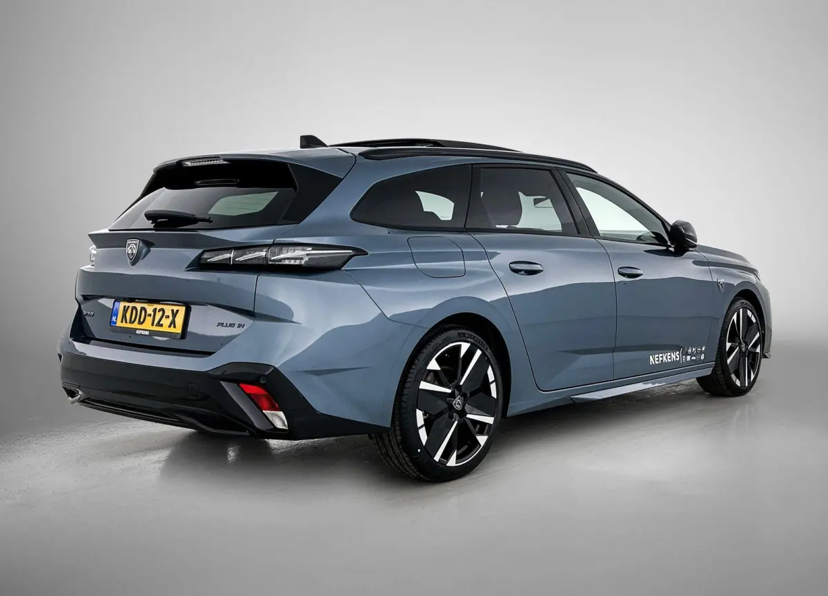 GT 1.6 Plug-in Hybrid 195pk Automaat | DEMO | Navigatie | 360 graden camera | Adaptive cruise control | Panorama schuifdak | Focal audiosysteem | Elektrische achterklep