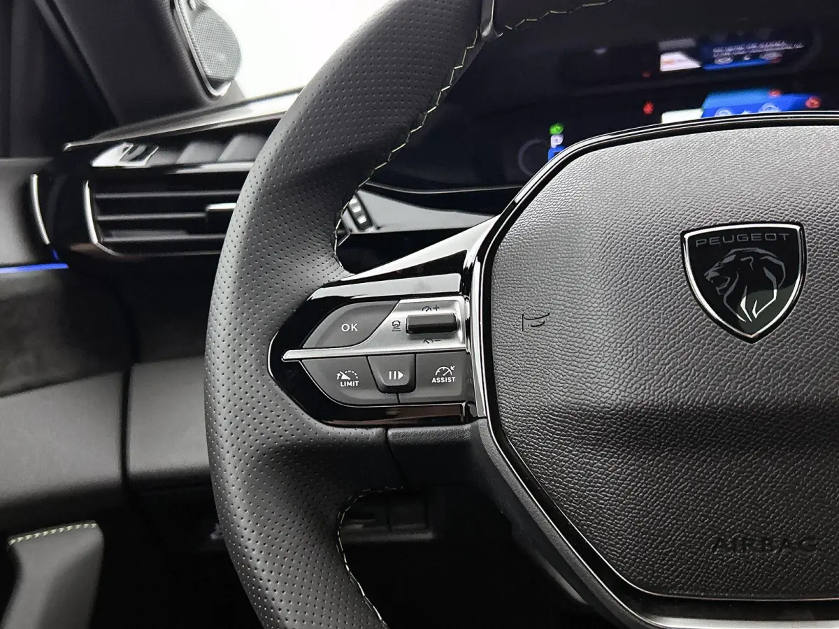 GT 1.6 Plug-in Hybrid 195pk Automaat | DEMO | Navigatie | 360 graden camera | Adaptive cruise control | Panorama schuifdak | Focal audiosysteem | Elektrische achterklep