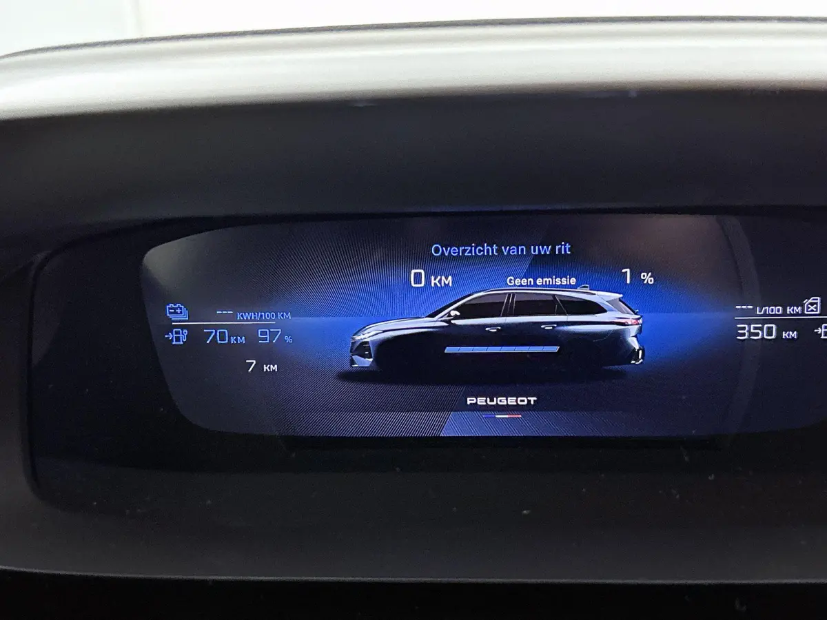 GT 1.6 Plug-in Hybrid 195pk Automaat | DEMO | Navigatie | 360 graden camera | Adaptive cruise control | Panorama schuifdak | Focal audiosysteem | Elektrische achterklep