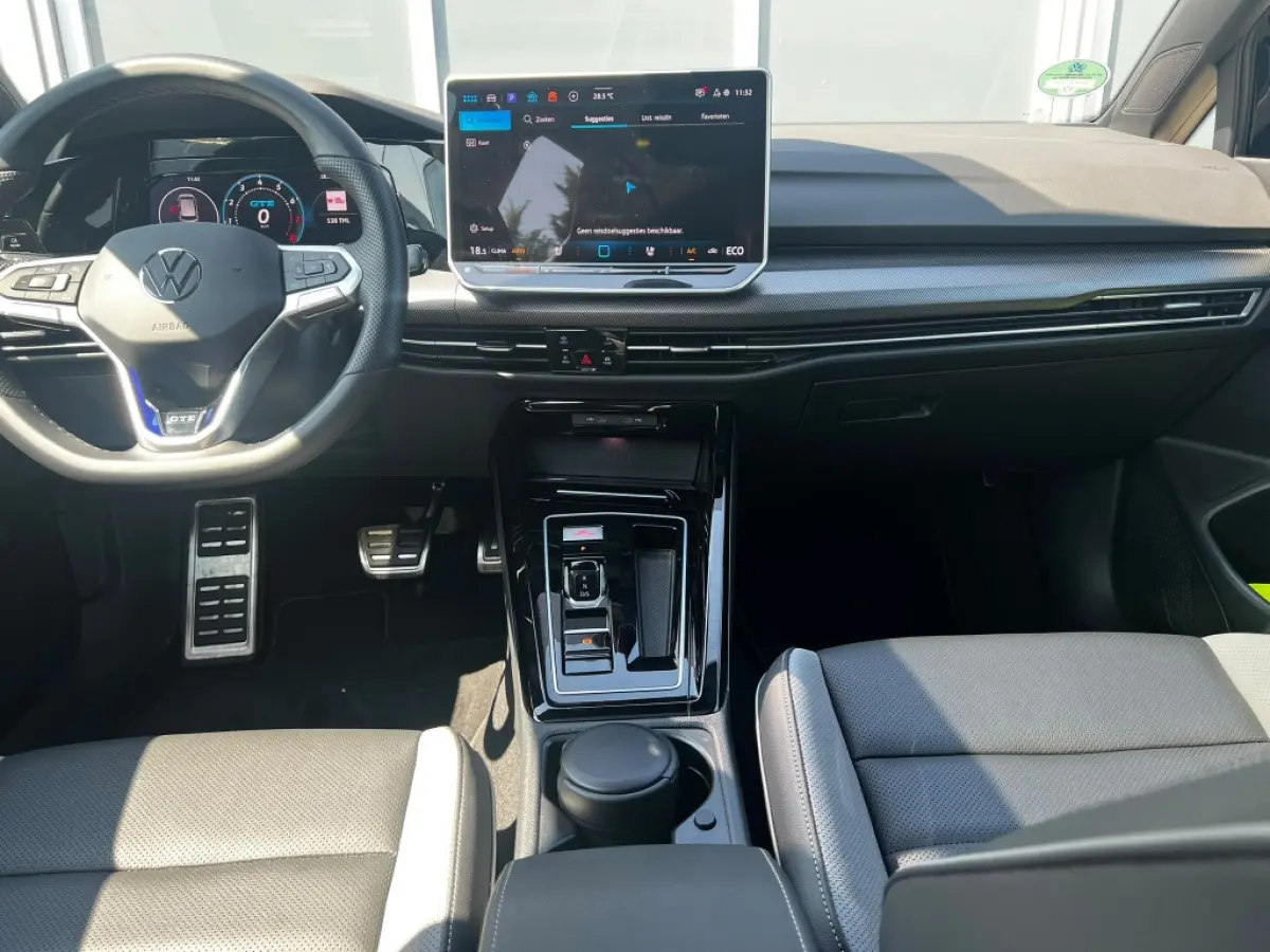 1.5 eHybrid 272pk GTE Black Style | Leer | Pano | 360 Camera