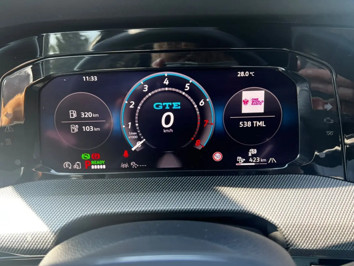 1.5 eHybrid 272pk GTE Black Style | Leer | Pano | 360 Camera