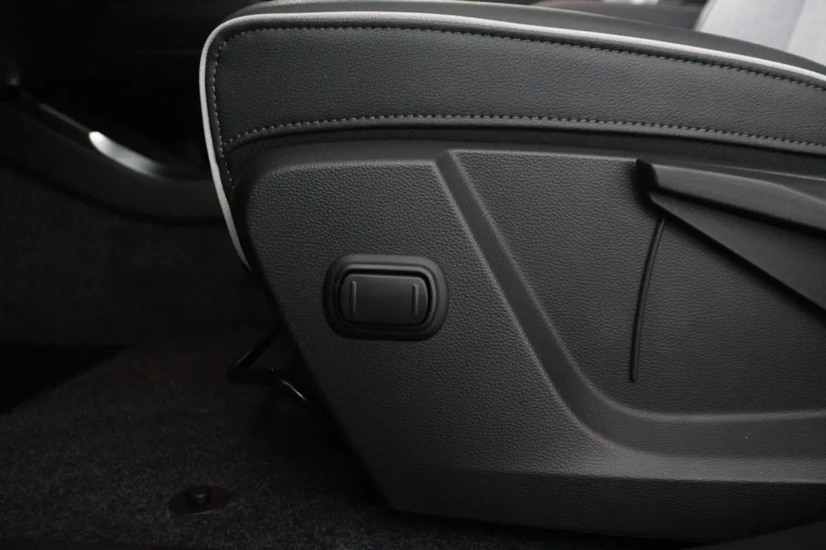 Intense+ 87 kWh | € 3.000 Korting! | 360° Camera | Adaptive Cruise Control | Climate Control | Elektrische Kofferklep | Google Navigatie | Parkeer Assistent | Stoel- en Stuurverwarming