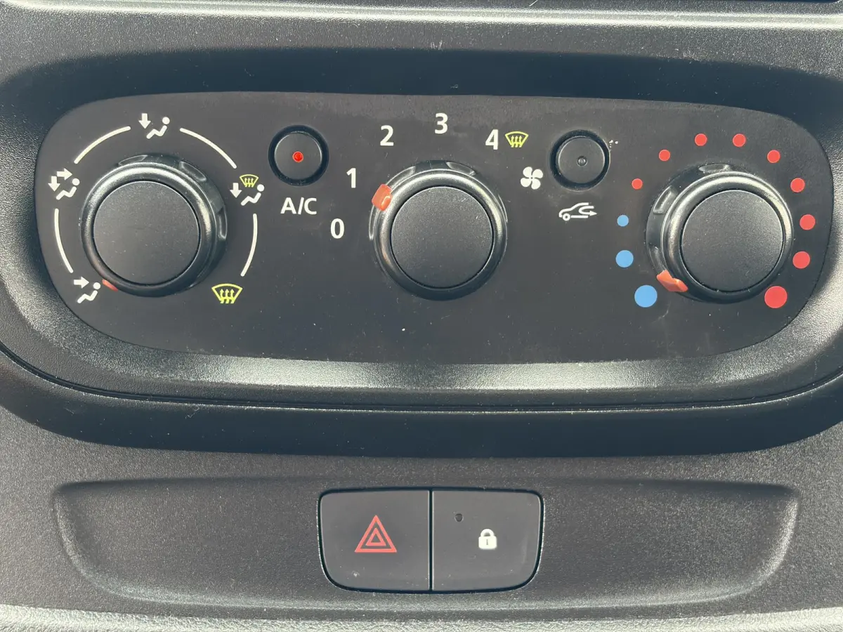 1.6 dCi T29 L2H1 Comfort*A/C*HAAK*3-P*CRUISE*TEL*